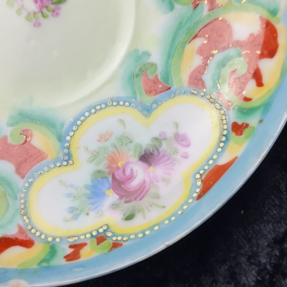 Beautiful vintage Handpainted saucers - Picture 6 of 9